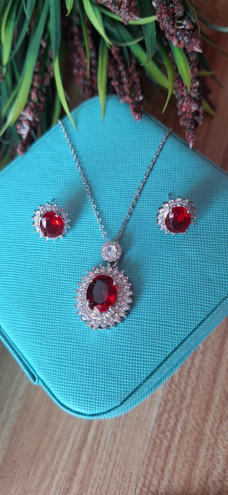 LUXURY ZIRCON STONES RED OVAL PENDANT SET