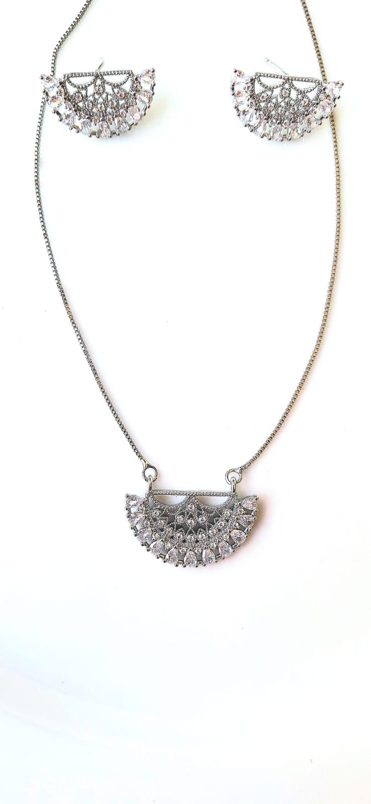 STAINLESS STEEL GEOMETRIC SEMICIRCLE NECKLACE SET
