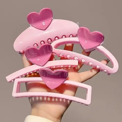 LARGE PINK HEART-SHAPED CLAW CLIP