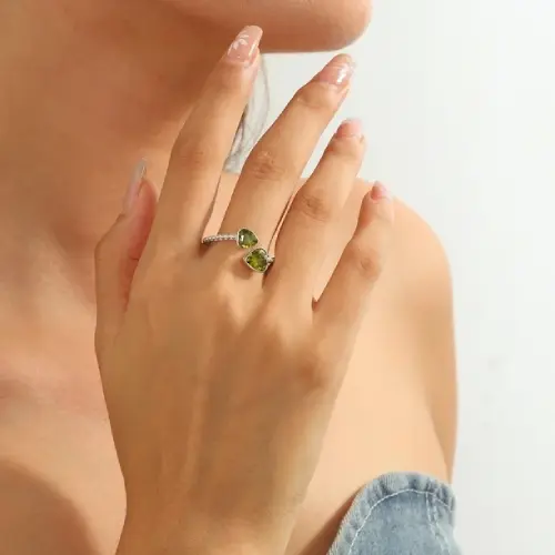 SILVER PERIDOT HEART GREEN RING