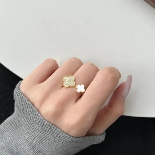FOUR LEAF FLOWER CLOVER RING.