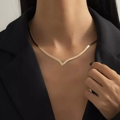 STAINLESS STEEL SNAKE CHAIN V SHAPE WHITE MALACHITE SHELL NECKLACE