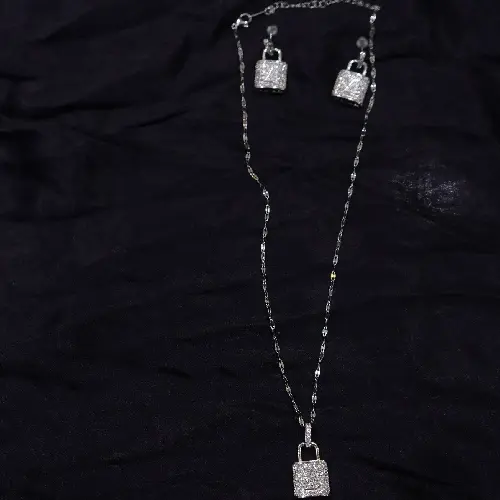 STAINLESS STEEL LV PADLOCK PENDANT SET