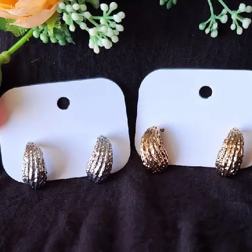 MINICA RIPPLE EFFECT HOOP EARRINGS