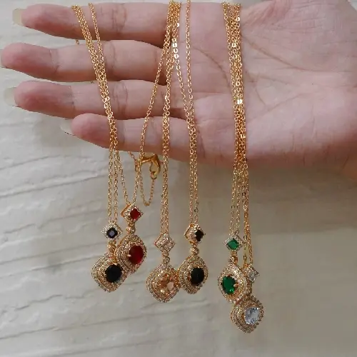 ELEGANT RHINESTONE PENDANT