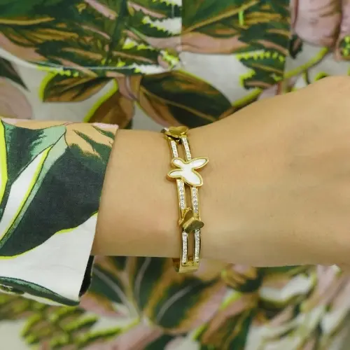 18K GOLD PLATED OPENABLE SHELL BUTTERFLY BRACELET