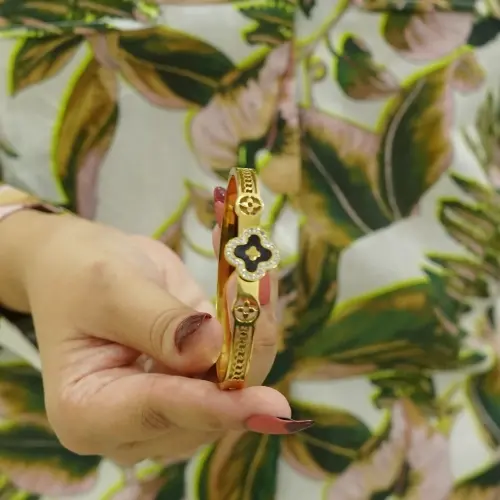 HOLLOW CLOVER INLAID BRACELET - 18K GOLD PLATED, OPENABLE DESIGN